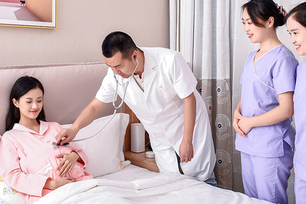 试管婴儿在线贴心的服务医生查房